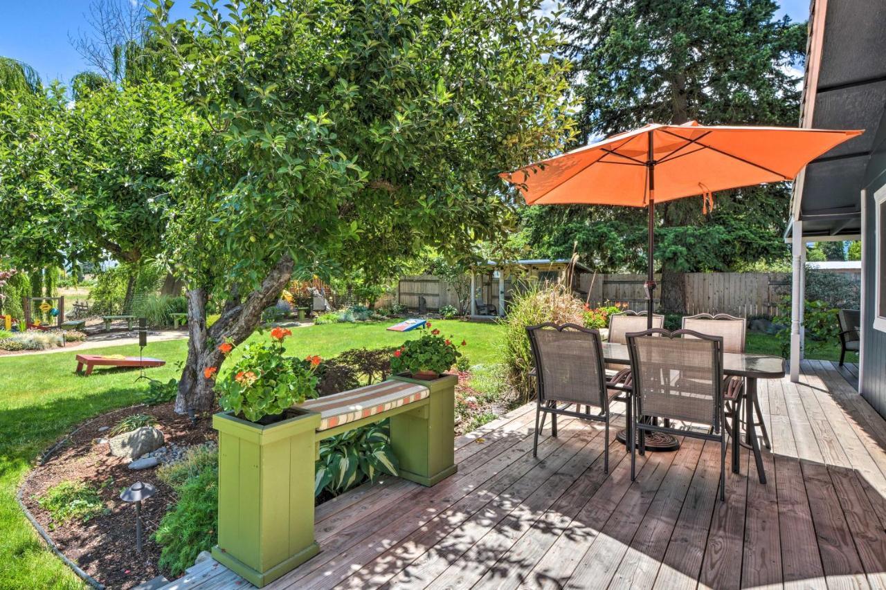 Central Medford Family Retreat With Large Yard! Exterior foto