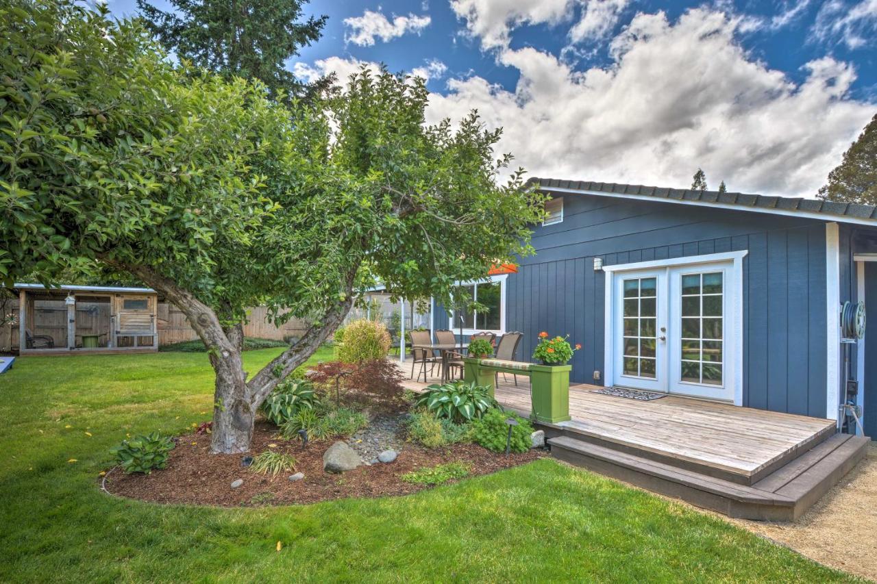 Central Medford Family Retreat With Large Yard! Exterior foto