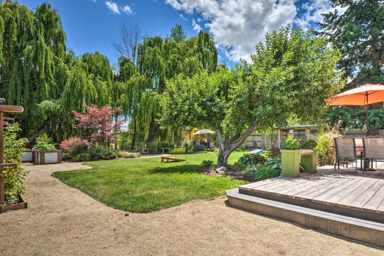 Central Medford Family Retreat With Large Yard! Exterior foto